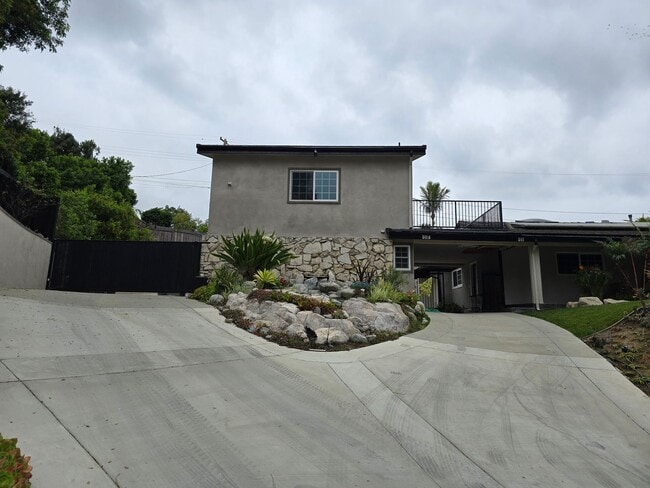 Photo - Fantastic 2 Bed, 2.5 Bath ADU unit in Sunn... Unit A