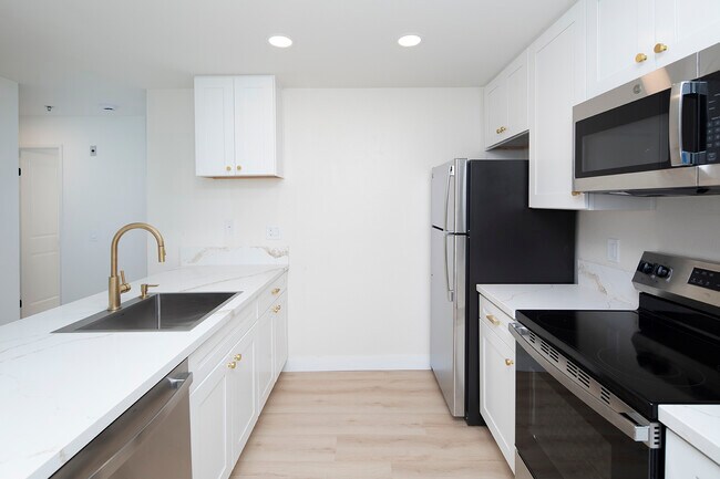 Photo - Hillcrest Summit Apartments
