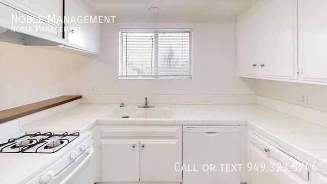 Photo - 2721 E Almond Ave Unit D