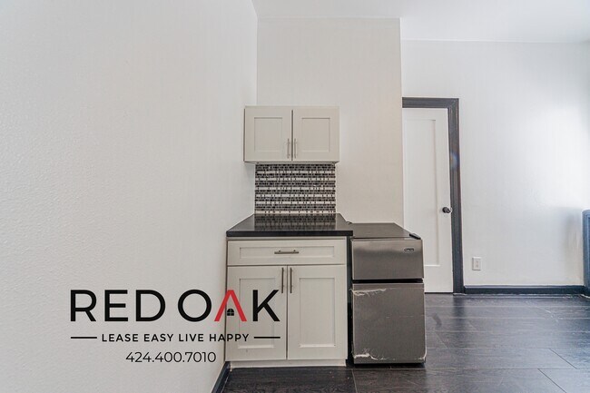 Photo - 5849 Sunset Blvd Unit 323