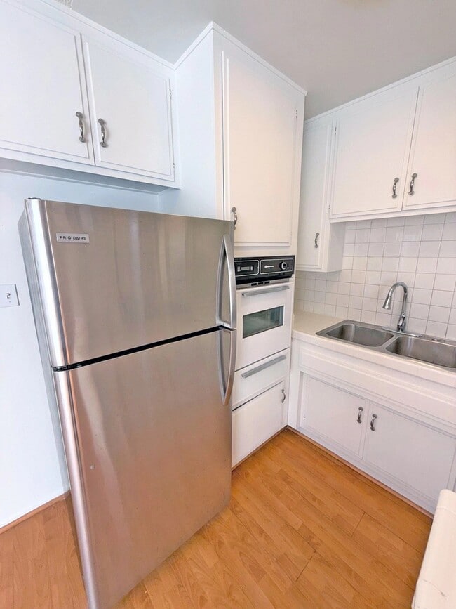 Building Photo - 3365 Keystone Av