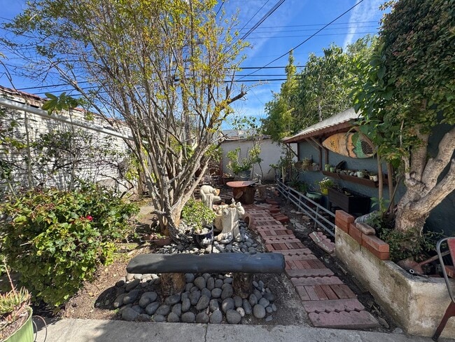 Photo - 1344 S Hudson Ave Unit 1344