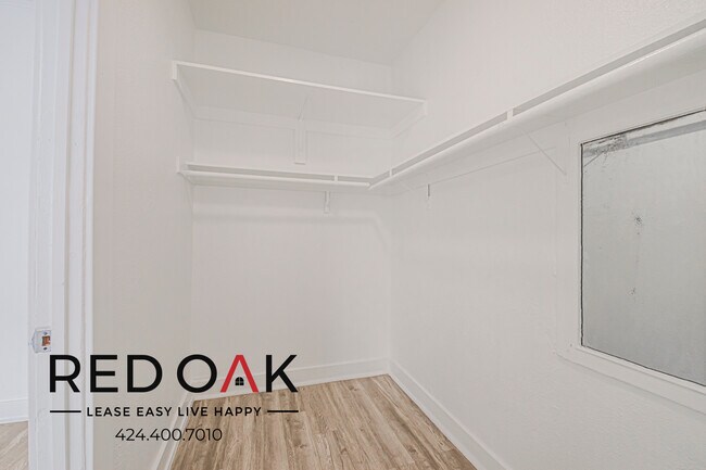 Photo - 822 S Park View St Unit 208