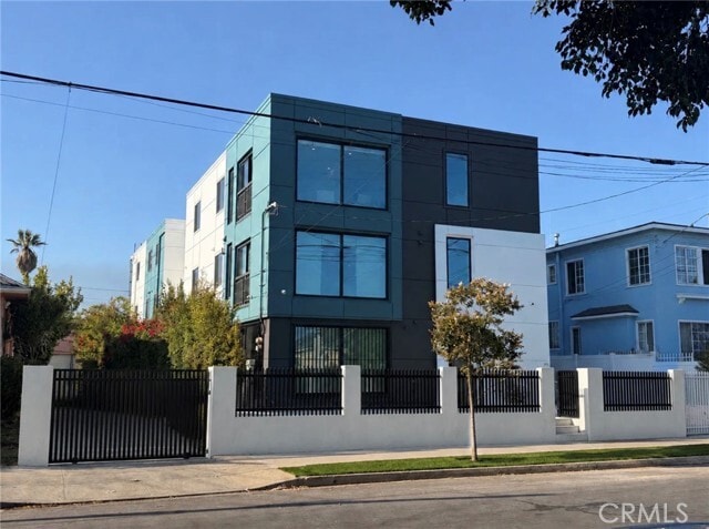 Building Photo - 1575 W 35th St