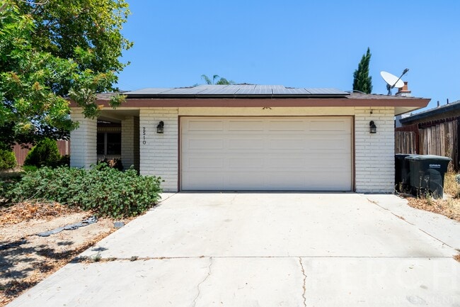 Photo - 2510 E Devonshire Ave