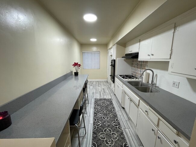 Photo - 2939 S Bronson Ave Unit 2