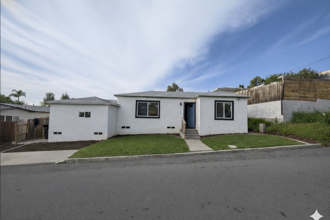 Building Photo - 2162 Flintridge Dr