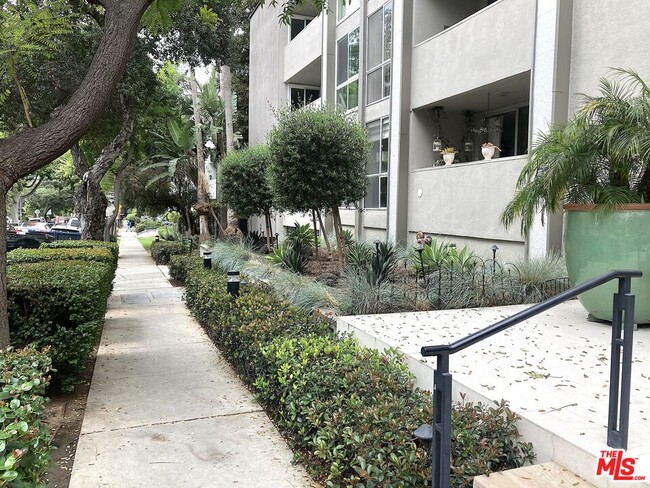 Photo - 1025 Kings Rd Unit 313