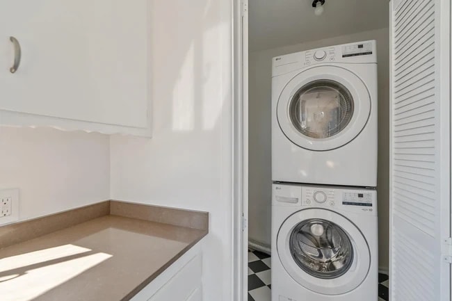 Photo - 2001 N Alvarado St Unit 2001