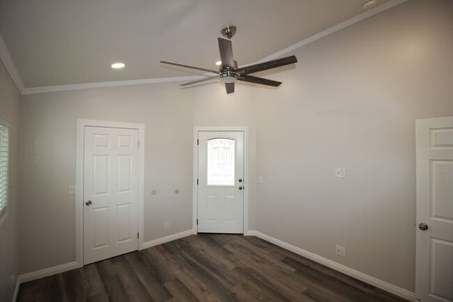 Photo - Newly buillt stand alone 2 bedroom home, back gate close - No Pets!