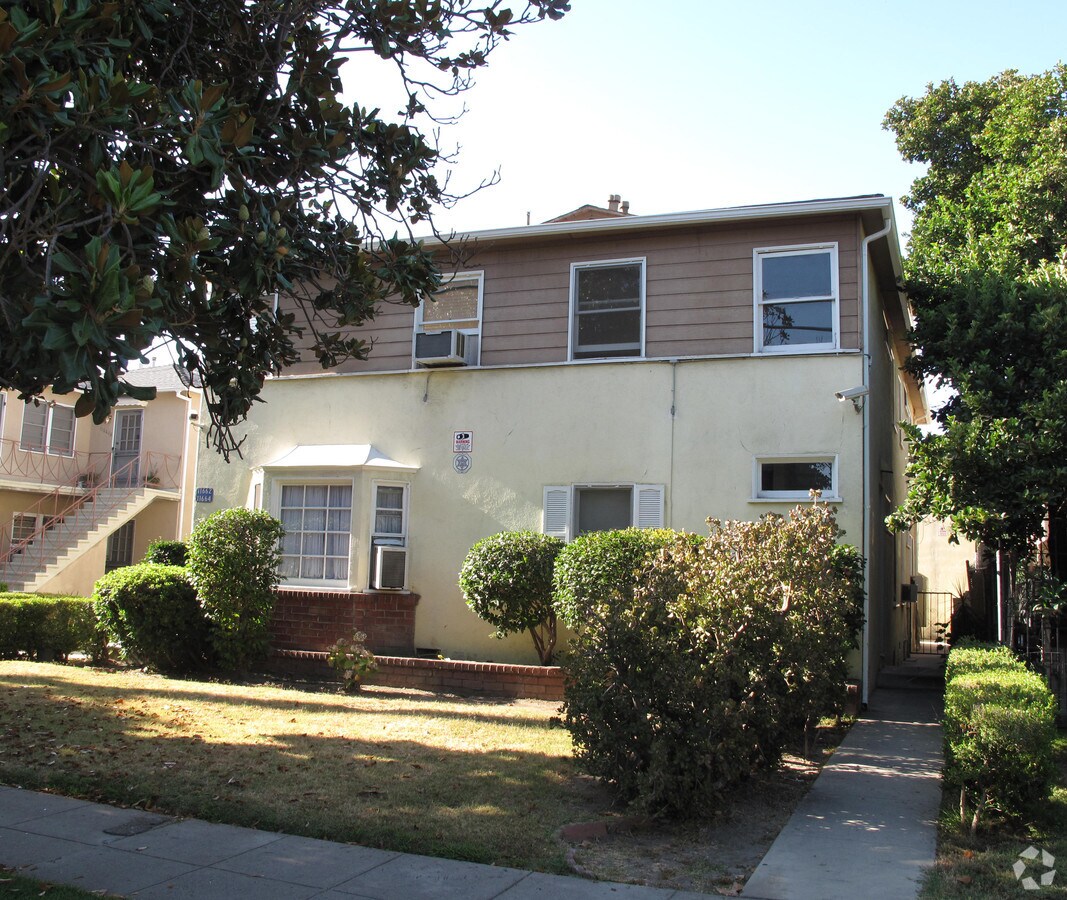 Photo - 11662-11664 Chandler Blvd