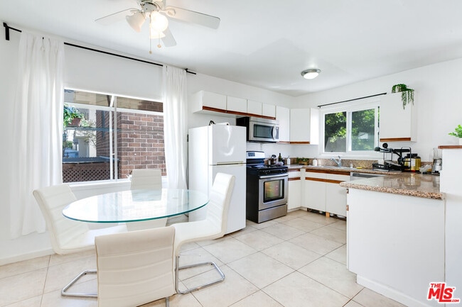 Photo - 137 Rexford Dr Unit 1/4