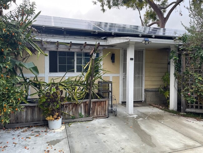 Building Photo - 13012 McKinley Ave Unit 3