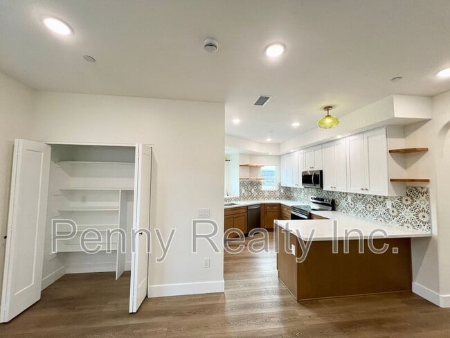 Photo - 669-2 Townsite Dr