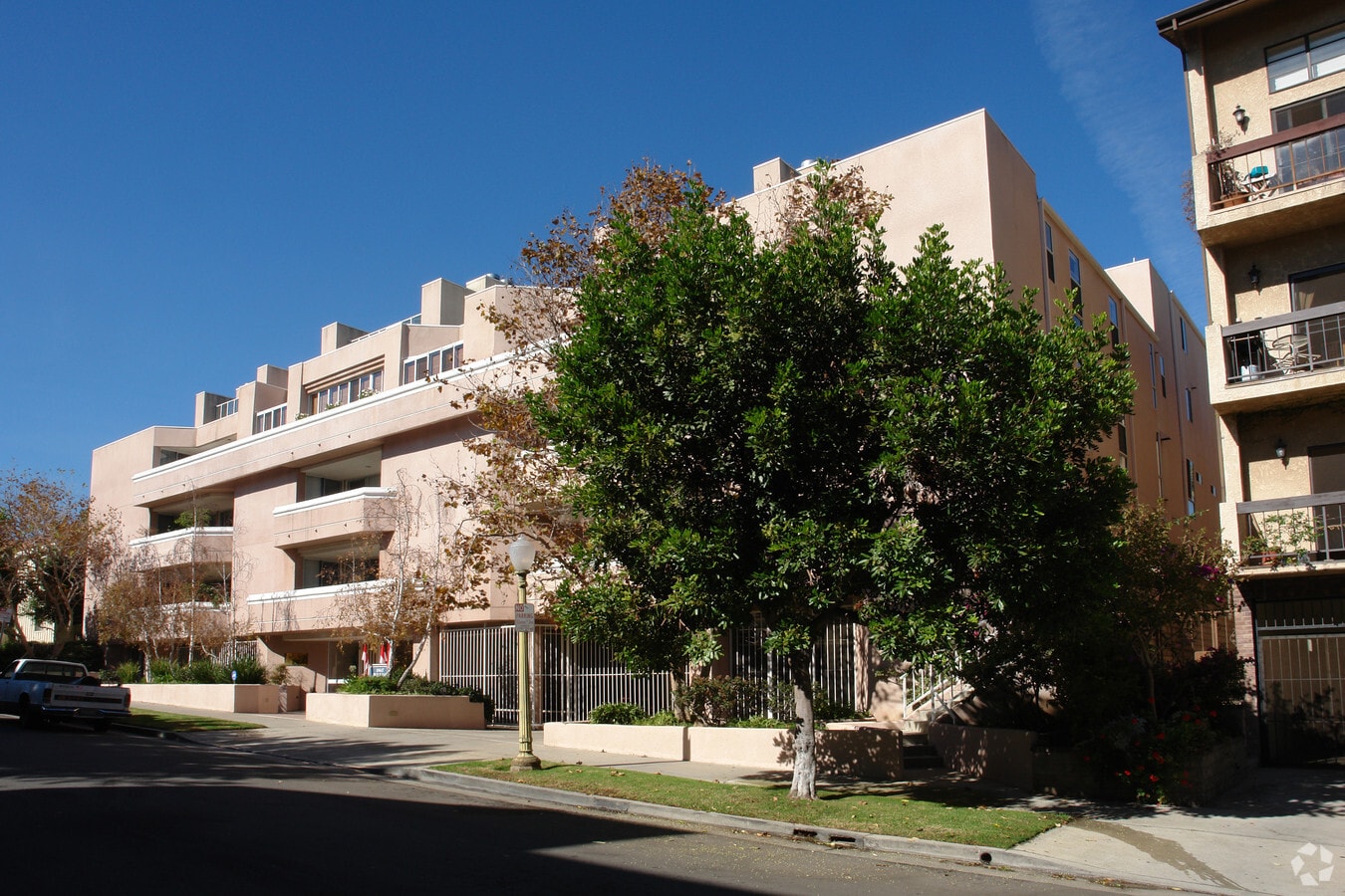Photo - 10647 Wilkins Ave