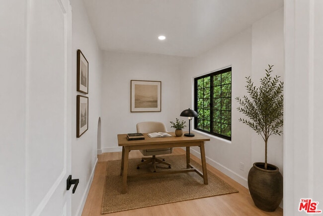Photo - 1800 Benedict Canyon Drive