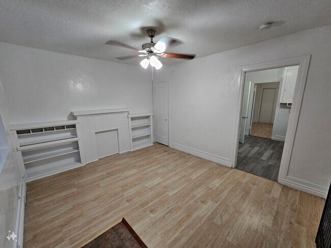 Photo - 713 1/2 West 57th Street