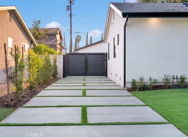 Photo - 10509 Dempsey Ave