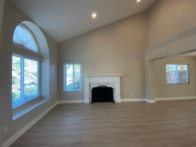 Photo - Bright & Upgraded 4BD/3BA Rental in San Ma...