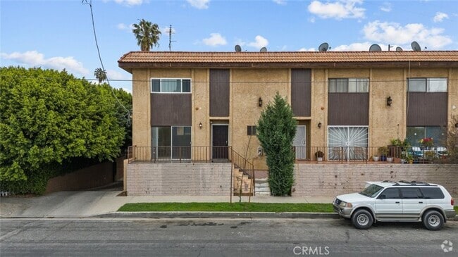 Building Photo - 13861 Vanowen St Unit 4-4 Rental