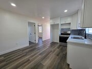 Photo - 2040 Earl St House