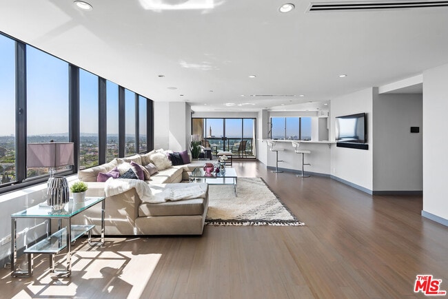 Photo - 10724 Wilshire Blvd Unit 909