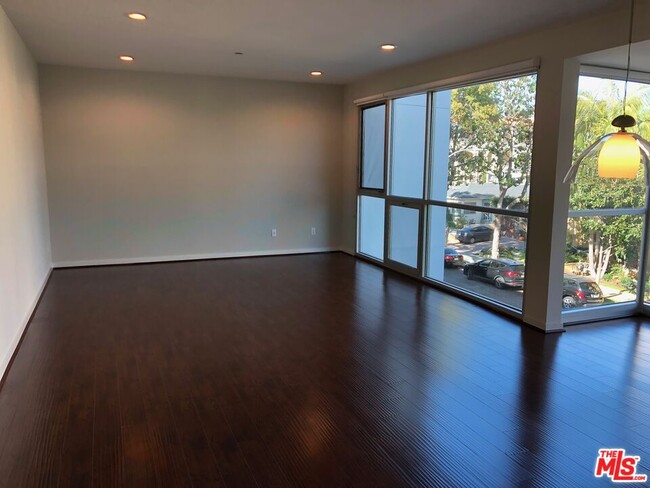 Photo - 1545 S Bentley Ave Unit 301