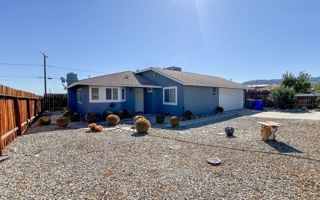 New Paint & Flooring Will Be Installed! - New Paint & Flooring Will Be Installed! House