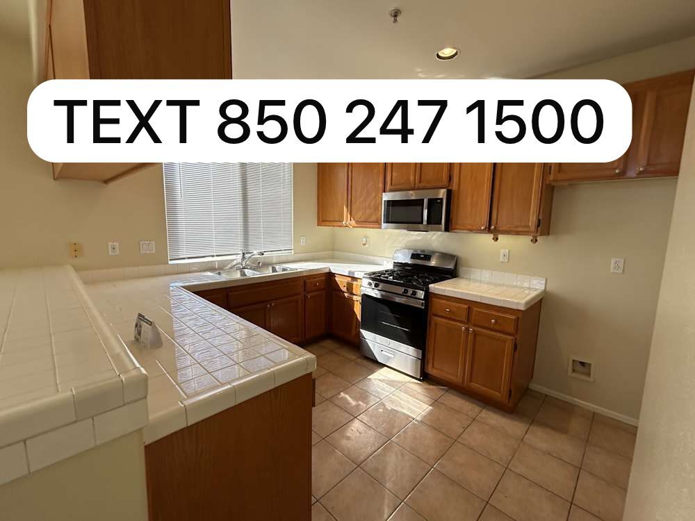 Photo - 155 E Shoshone St House