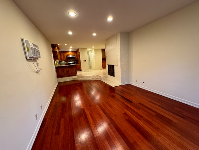 Photo - 1937 Pelham Ave Unit 2