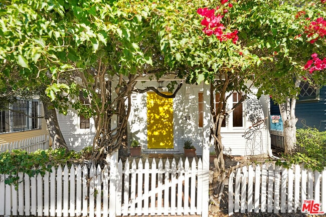 Photo - 219 Market St