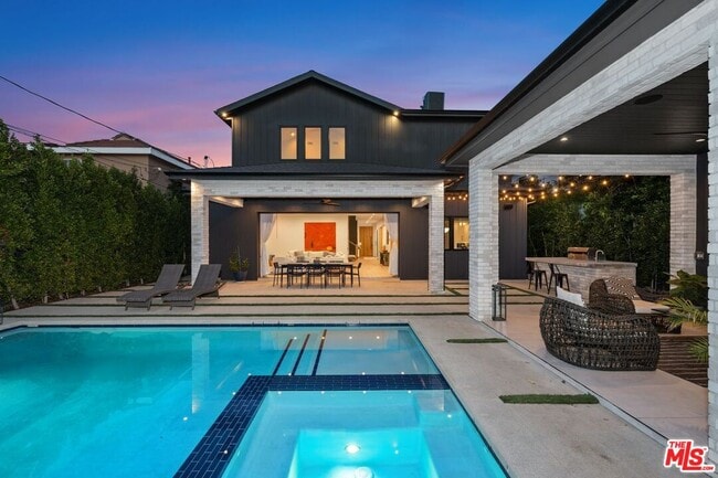 Photo - 4937 Rubio Ave