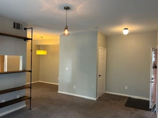 Photo - Beautiful 1 Bedroom Condo Unit 77