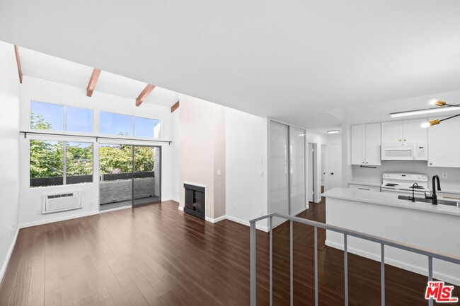 Building Photo - 4900 Overland Ave Unit 270