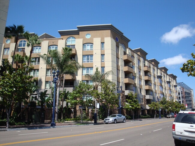 Front of Complex (Union Square Condos) - 1465 C St Unit Union Square Condos
