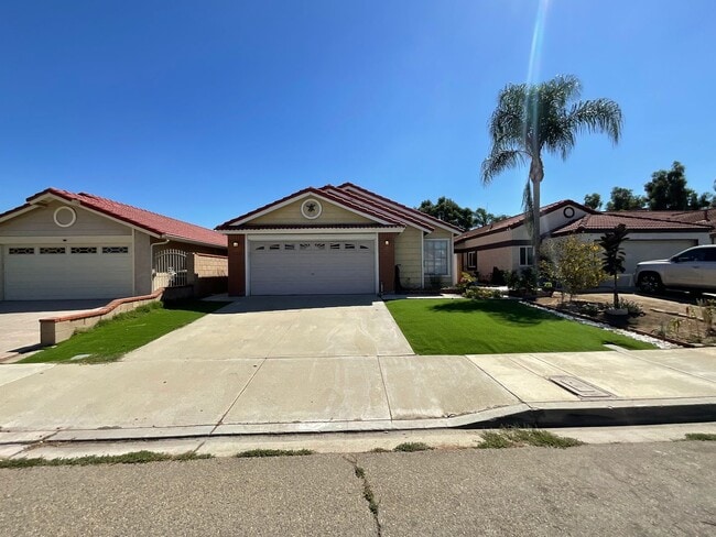 Building Photo - Single-family home 3 bedroom 2 bathroom located in the highly sought-after area of Chino Hills, CA.