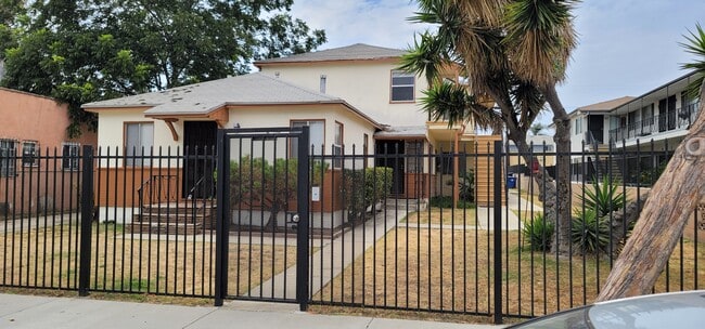 Photo - 6133 S Victoria Ave