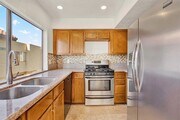 Photo - 1380 E Washington Ave Townhome