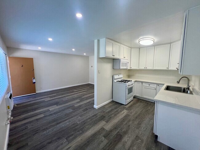 Photo - 15025 Burbank Blvd Unit 2