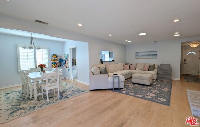 Photo - 912 McCarthy Ct