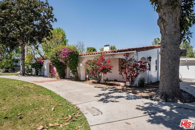 Photo - 12255 Addison St