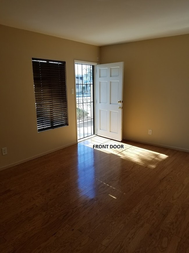 Building Photo - 2100 W Olympic Blvd Unit 2100 W Olympic Blvd Rental