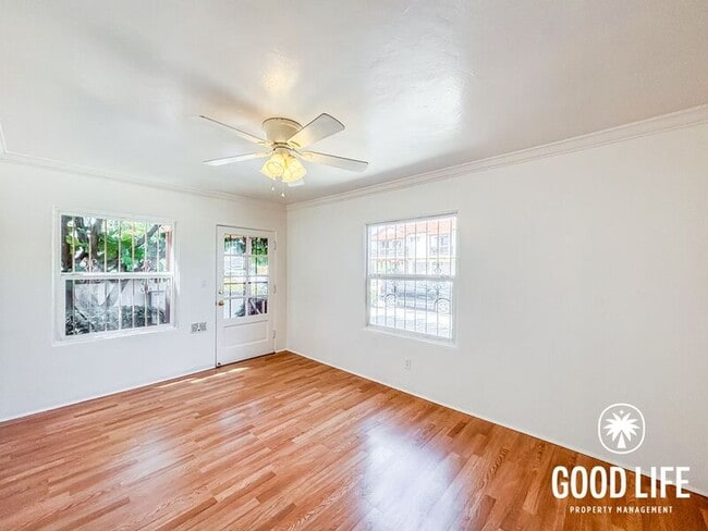 Photo - 4453 48th St