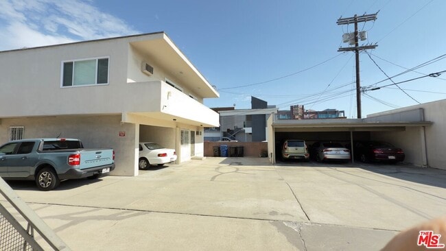 Photo - 975 S Kingsley Dr Unit 6