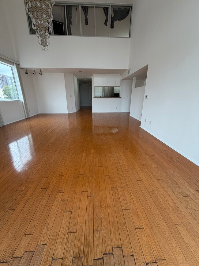 Photo - 1409 S Saltair Ave Unit 303