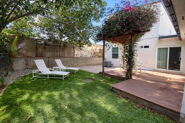 Building Photo - Cozy 4BD/2BA House on Gary with Beautiful Yard