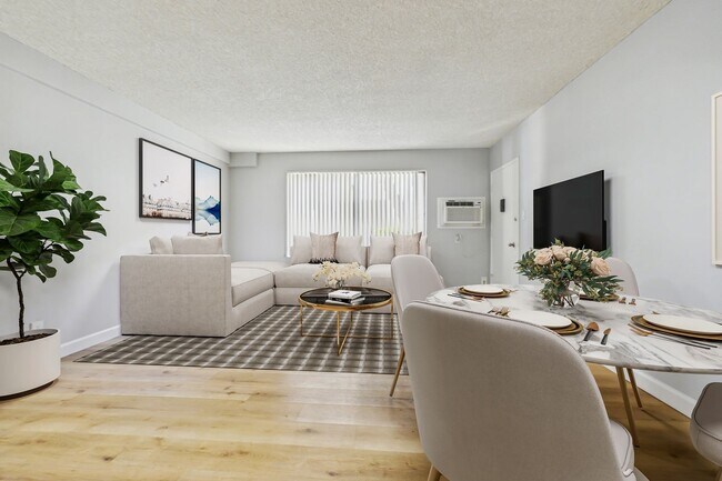 Photo - Sepulveda Apartments