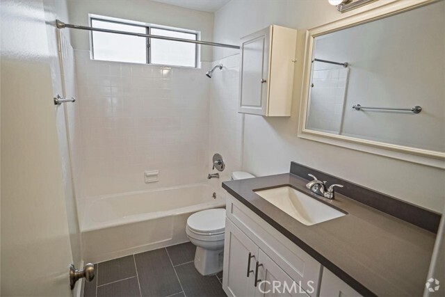 Building Photo - 836 Westbourne Dr Unit 202 Rental