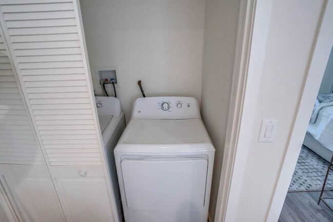 Photo - 715 N Marlborough Ave Unit 01