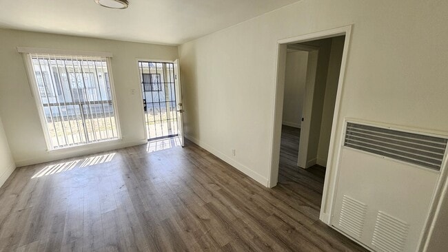 Photo - 1120 E Fairview Blvd Unit 1112